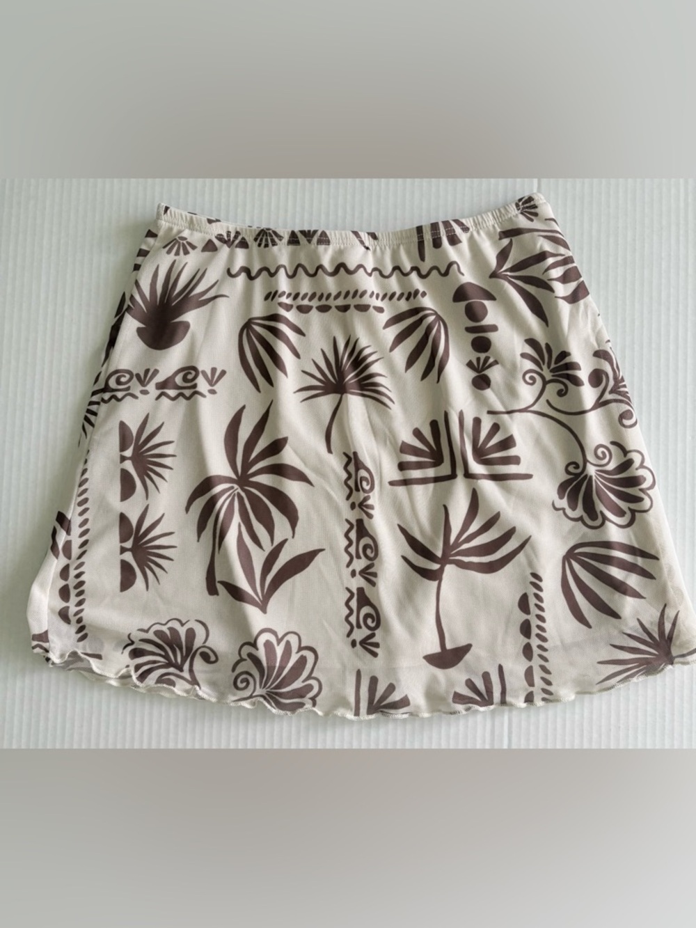 See You Monday Cream & Brown Tropical Print Mini Skirt Fully Lined Size Medium.